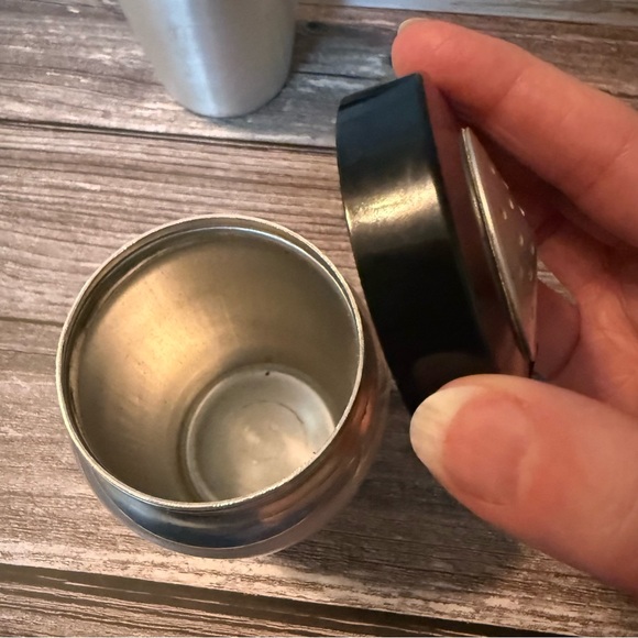 Vintage Kromex Metal Silver Salt and Pepper Shakers large size - Picture 6 of 15